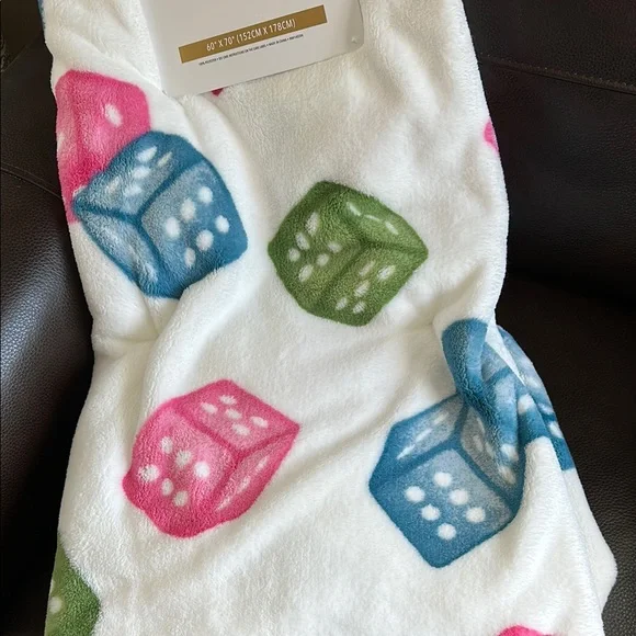 🎲 Colorful Dice Patterned Blanket 🎲 - Picture 5 of 7